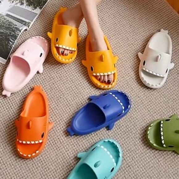 NWT Wool + Pepper Co. Kawaii Non-Slip Open Toe Shark Sandals - Picture 1 of 11